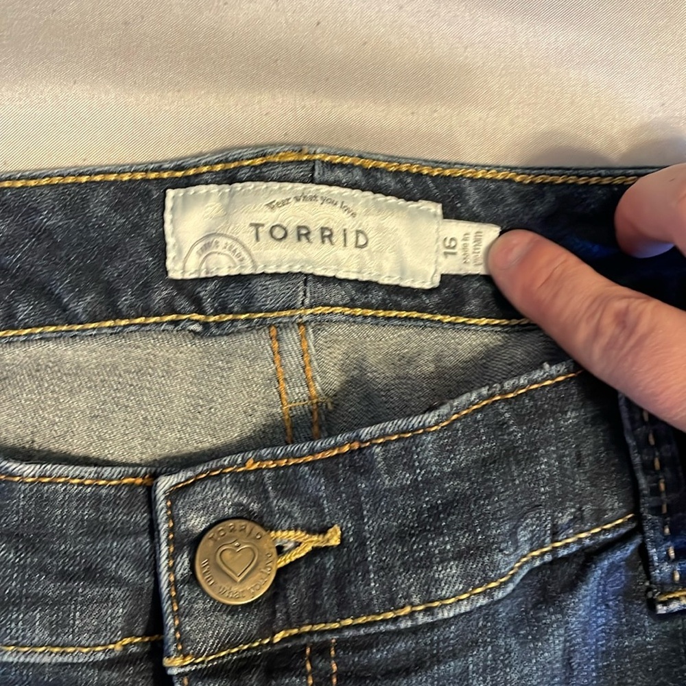 Torrid Bermuda Jean Bermuda Short size 16